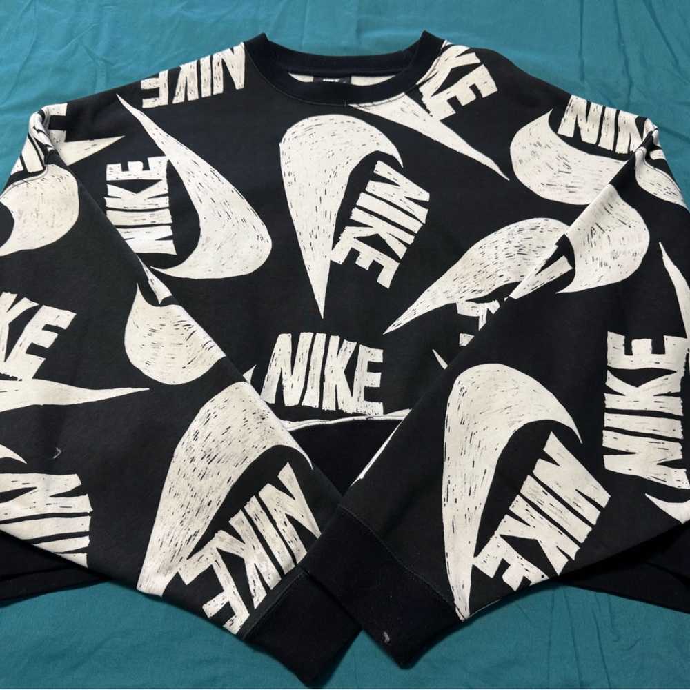 NIKE Fleece sweatshirt All over Logo Womens Size Large Black and White